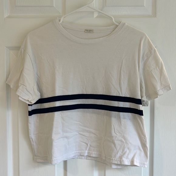 Brandy Melville cropped tee - Picture 1 of 3
